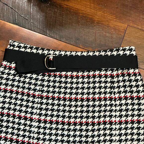 Hugo Boss Vulnona Houndstooth Skirt with Belt NWT Size 12 Black/White/Red - Picture 4 of 9